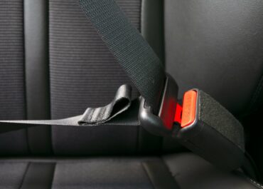 Why The Seat Belt Won’t Pull Out Or Retract
